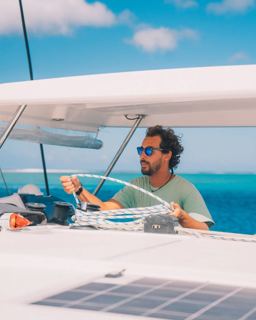 Merouane Skipper Professionnel Md Sail Services - Croisières Privée à La Voile Aux îles Sous Le Vent