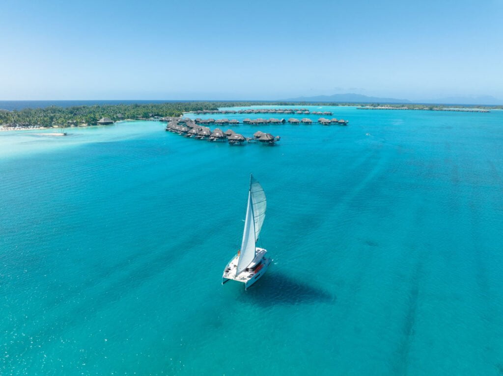 Sailing Bora Bora Md Sail Services - Croisières Privée à La Voile Aux îles Sous Le Vent